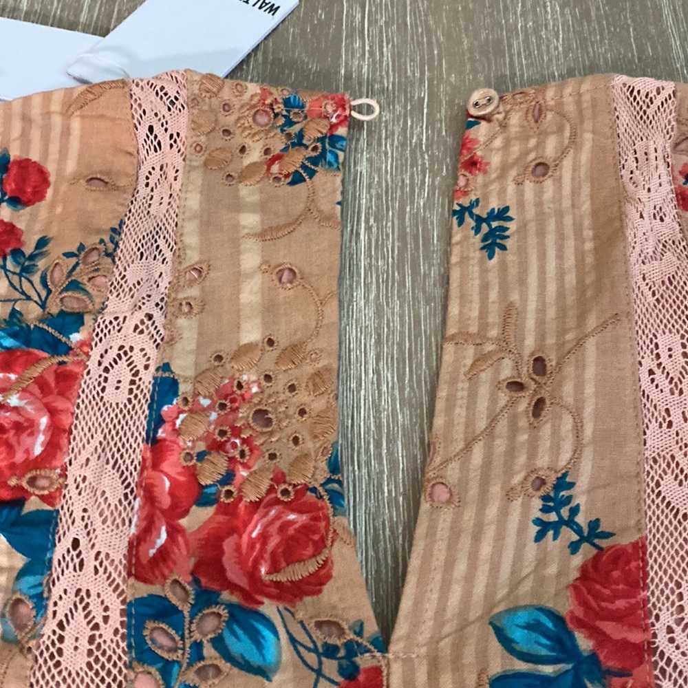 Beautiful Walter Baker Ivette Dress in Botanical Eyelet - Picture 9 of 15